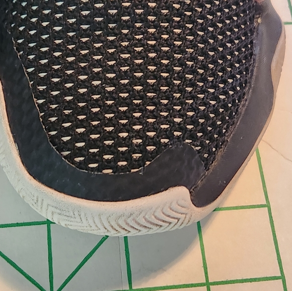 Adidas D.O.N Issue #1 Spiderman Basketball Shoes Size 5Y Black EG6566 - Picture 4 of 16